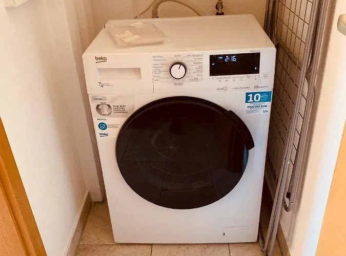 Felix Living 4, Moderne 2-zimmer In Stadtrandlage, Balkon & Parkplatz * Salzweg