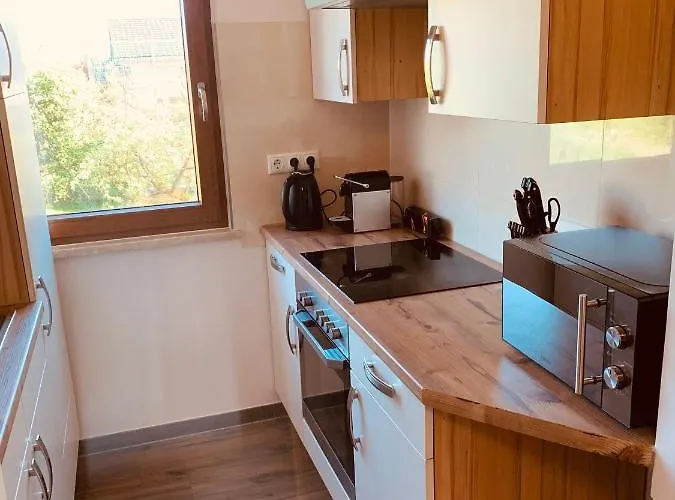 Felix Living 4, Moderne 2-zimmer In Stadtrandlage, Balkon & Parkplatz شقة