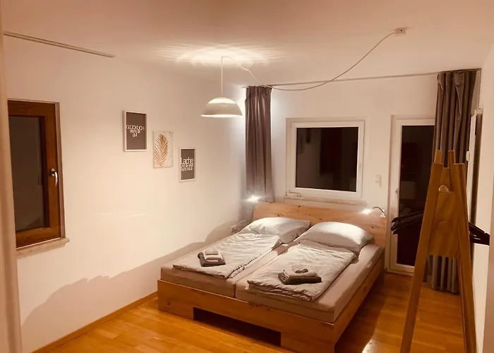 Felix Living 4, Moderne 2-zimmer In Stadtrandlage, Balkon & Parkplatz *